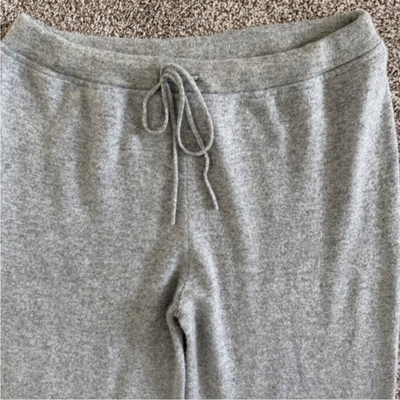 NEIMAN MARCUS 2 Pc Heather Gray Cashmere Lounge PJ Set Medium - Picture 11 of 13